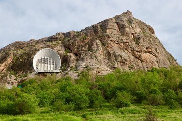 Сулейман Тоо вид на музей Сулейман Тоо вид на музей
