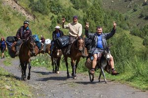 Треккинг к Пику Ленина и базовому лагерю