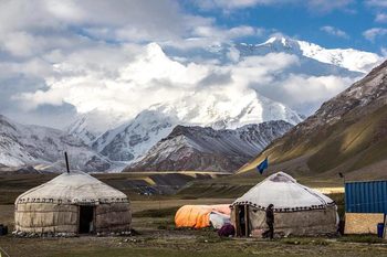 Yuhin peak, Razdelnaya, Lenin peak