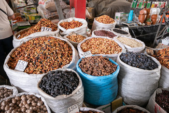 Where to buy fresh vegetables and fruits?