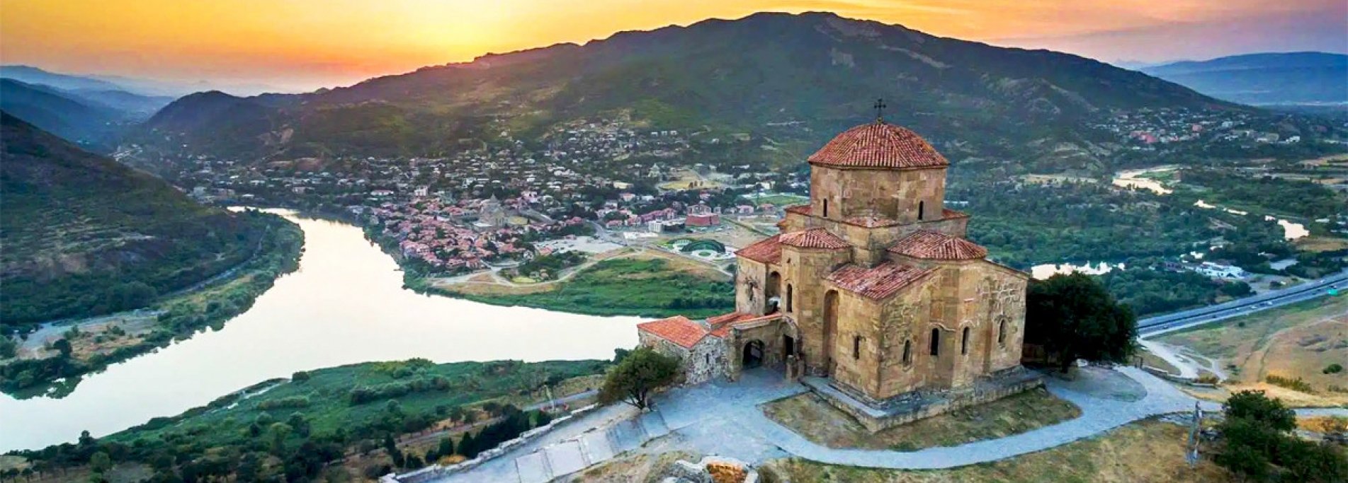 Откройте для себя Армению и Грузию - Ереван, Тбилиси и архитектурные памятники двух стран