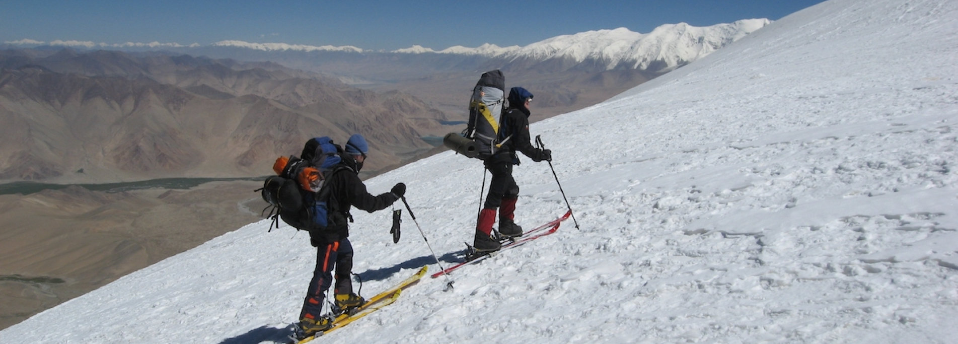 Muztagh-Ata peak 7546m - Ascent with skis