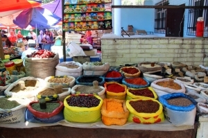 Специи на Ошском базаре / Spices at the Osh Bazaar