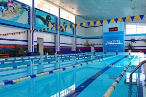 Бассейн в отеле Каприз / Swimming pool at the hotel Kapriz
