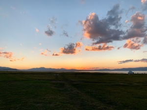 Закат на озере Сон-Куль / Sunset at Son-Kul Lake