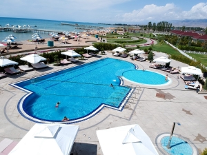 Отель с бассейном на Иссык-Куле / Hotel with a pool in Issyk-Kul