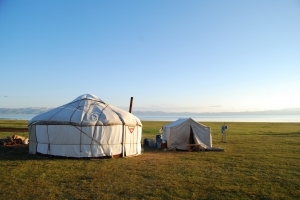 Юрта на озере Сон-Куль / Yurt at Son-Kul lake