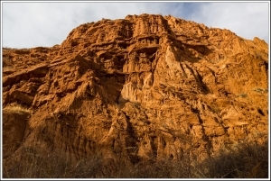 Вот какие стены в каньонах /  Walls in canyons