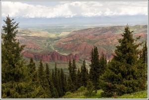 Вид на Джети-Огуз с панорамы / Jety-Oguz view from panorama