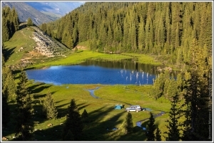 Озеро в горах / Lake in the mountains