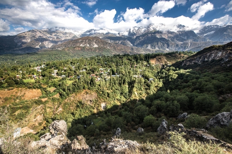 Вид на деревню в Арсланбобе - Джалал-Абадская область Кыргызстана