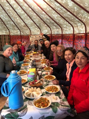 Столовая в БЛ / Dinning yurt at the BC