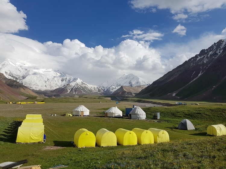 Базовый лагерь под пиком Ленина / Lenin peak Base Camp - Ошская область Кыргызстана