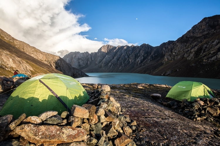 Лагерь  на озере Ала-Кёль - Иссык-Кульская область Кыргызстана