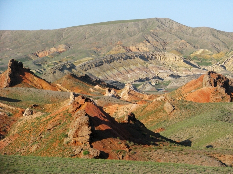 Разноцветные горы Баткенской области